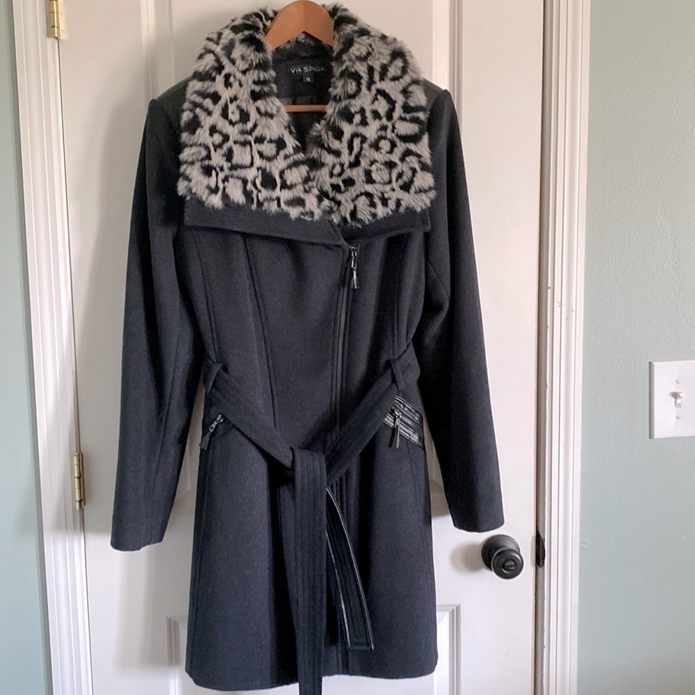 Women’s heather gray wool blend Via Spiga coat size 18